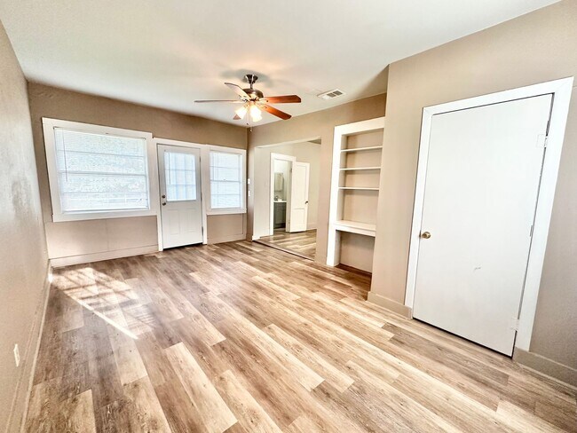 Photo - 2613 N Elm Street Apartment