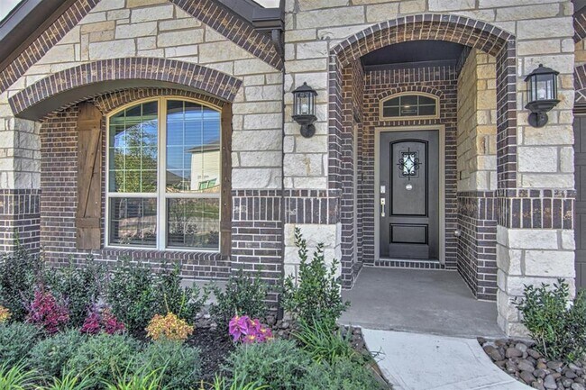 Building Photo - 20223 Maple Landing Dr
