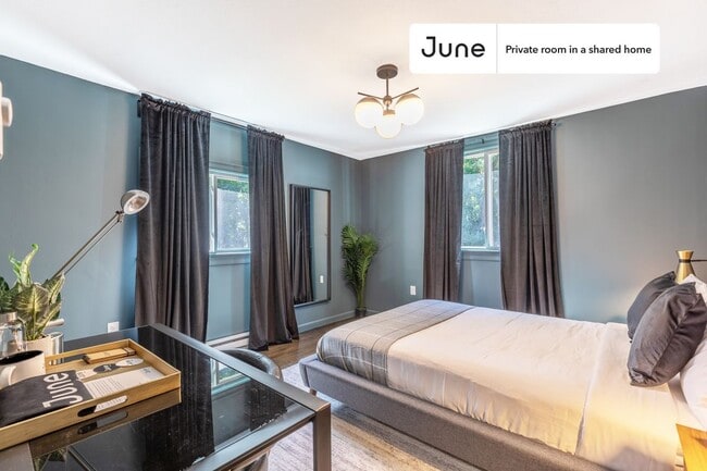 Room in Shared 6 bed/4 bath home - Room in Shared 6 bed/4 bath home