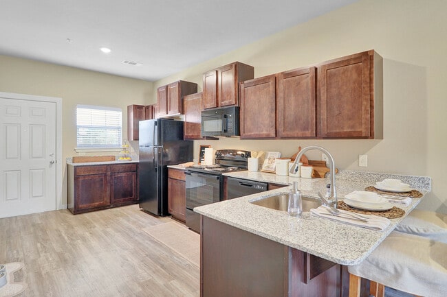 Foto del edificio - The Reserve at Chaffee Crossing Apartment Homes & Townhomes