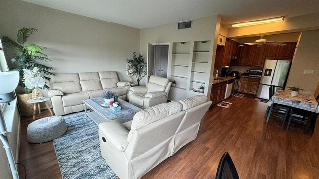 Building Photo - 2209 S Braeswood Blvd