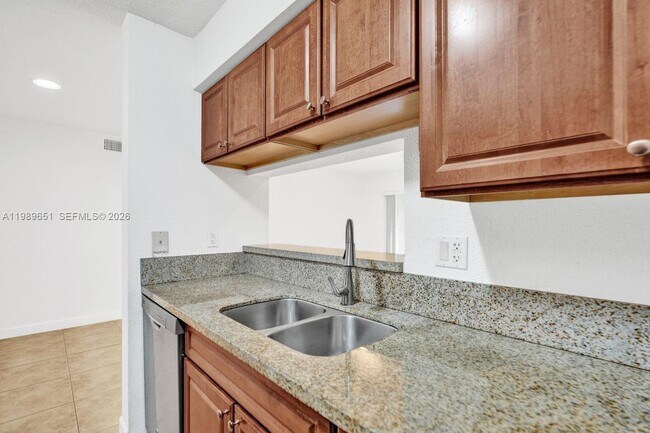Foto del edificio - 949 Riverside Dr