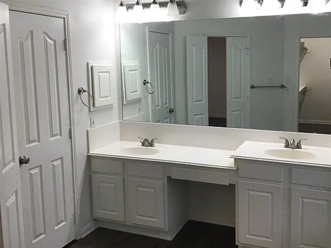 Building Photo - 22508 Red River Dr