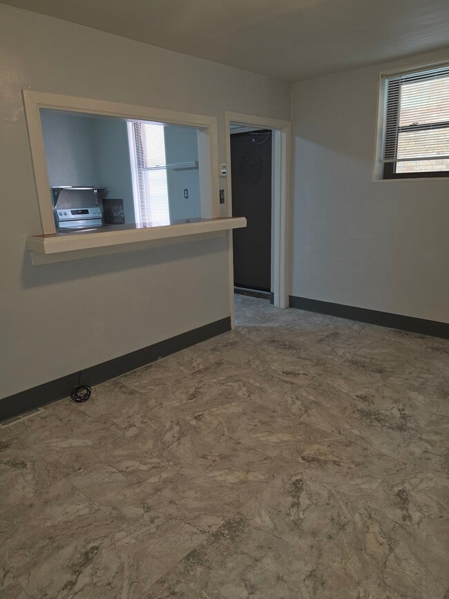 One bedroom - 1128 4th Ave