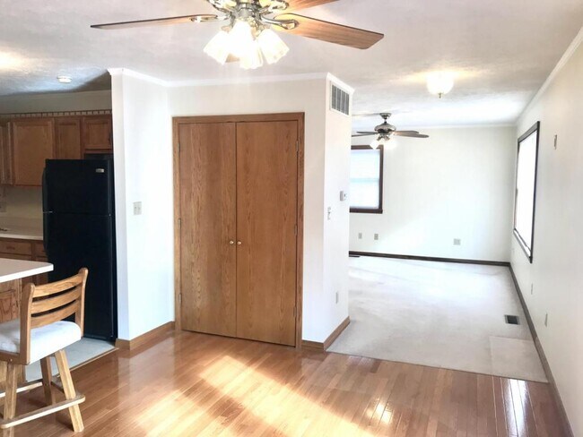 Foto del edificio - 1419 W. Pike St