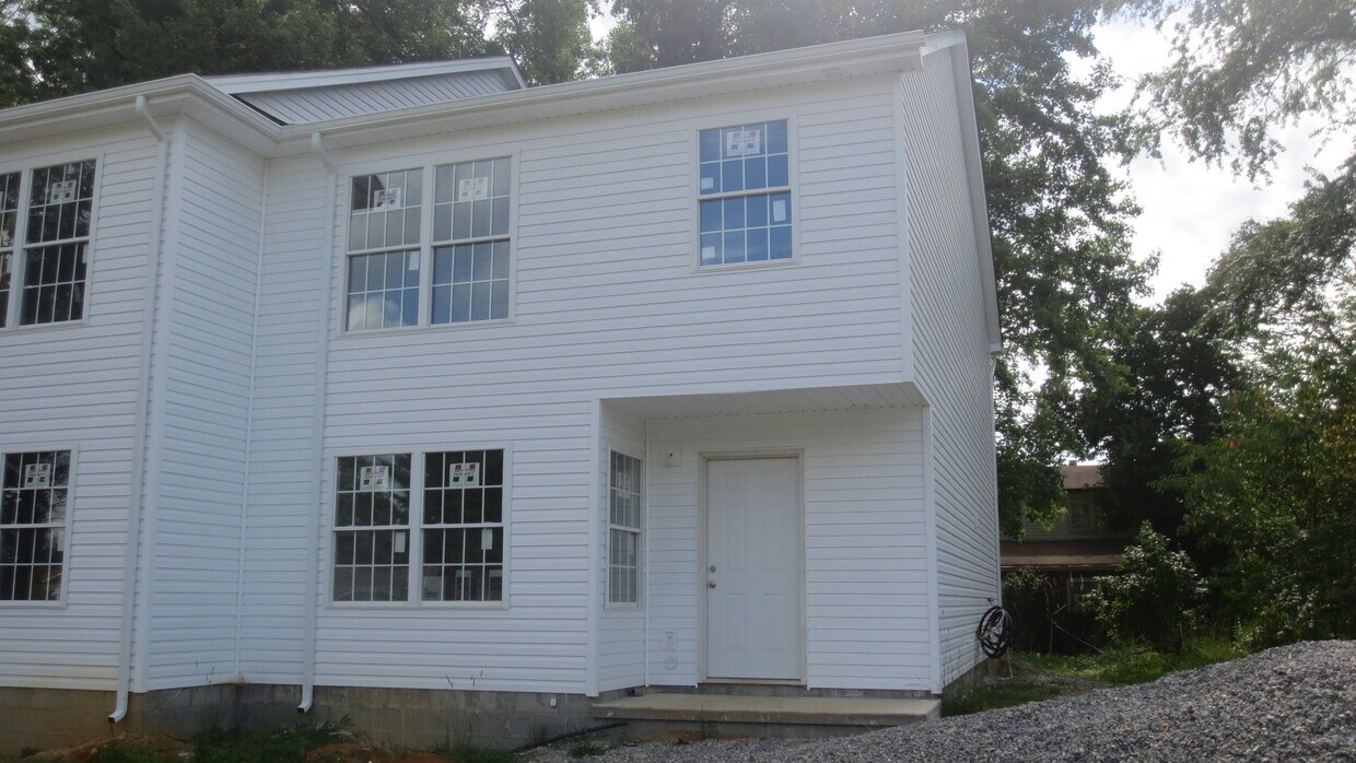 Primary Photo - 200 Economy St