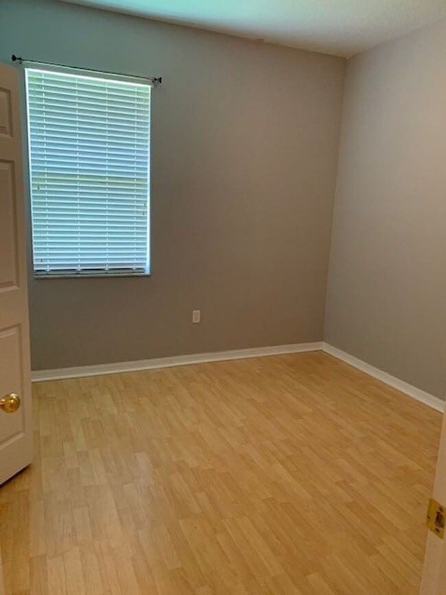 Building Photo - Beautiful 4/2 home in Lovely Venetian Bay ...