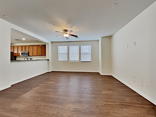Building Photo - 709 Chepstow Avenue