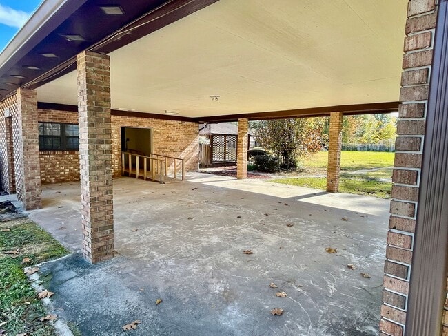 Foto del edificio - 54157 Lawhon Rd S