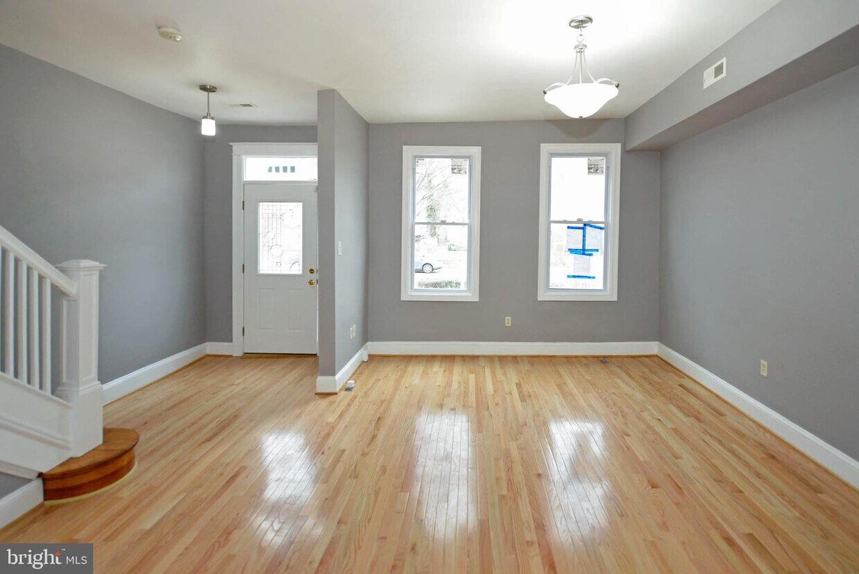 Primary Photo - 5302 Illinois Ave NW