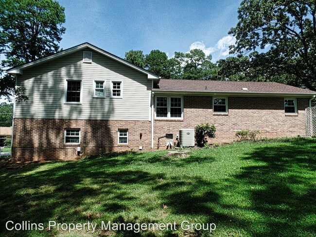 Building Photo - 1173 Holly Dr