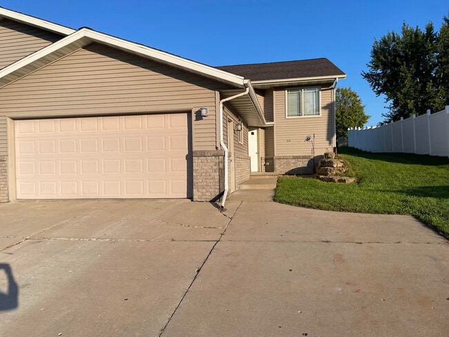 Building Photo - 310 Redruth Dr