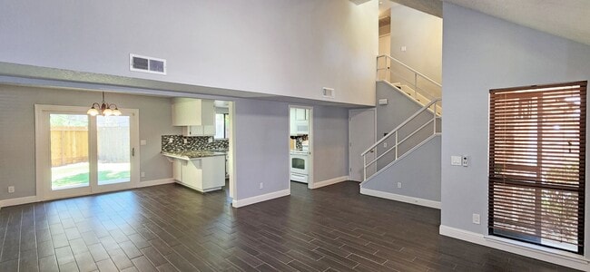 Building Photo - 6985 Riverside Blvd