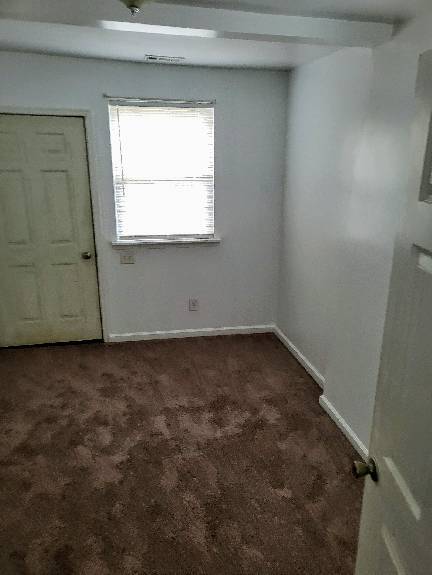 Building Photo - Perfect Starter house
