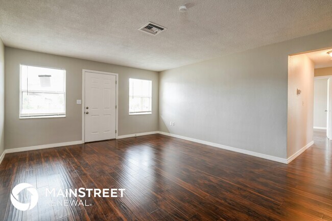 Building Photo - 610 Charlotte Ave