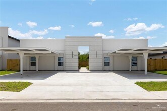 Building Photo - 4601 Larkspur Ave