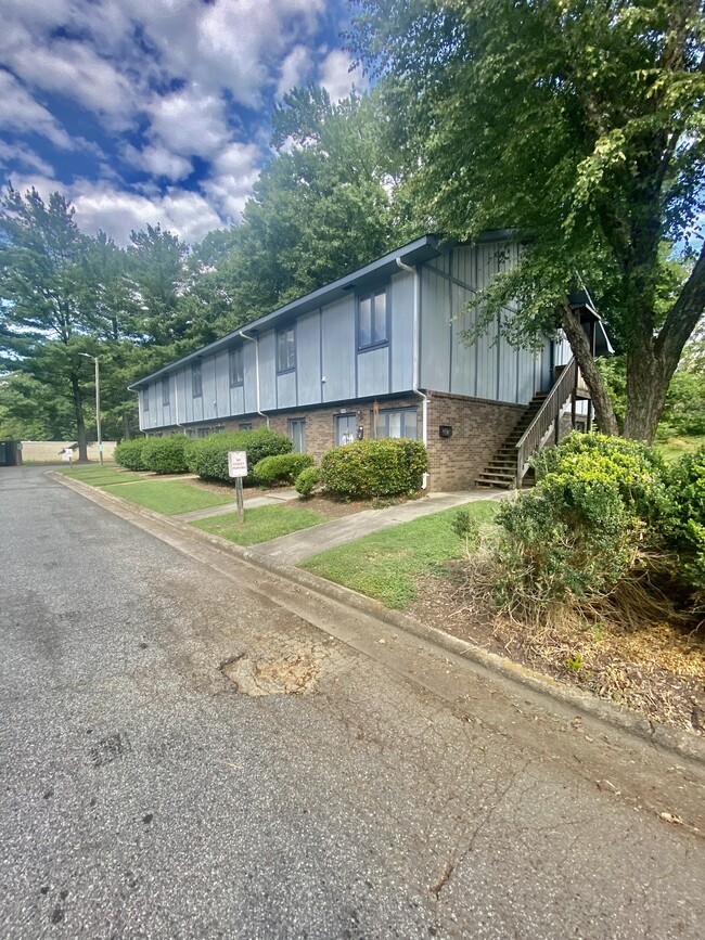 Building Photo - Colony Garden Apartments