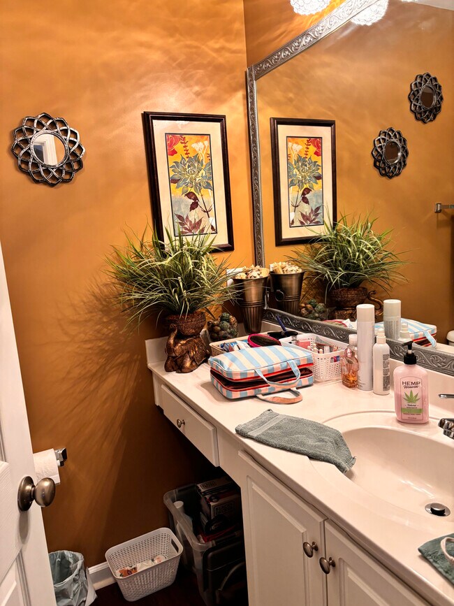 Foto del edificio - 100 Tybo Dr