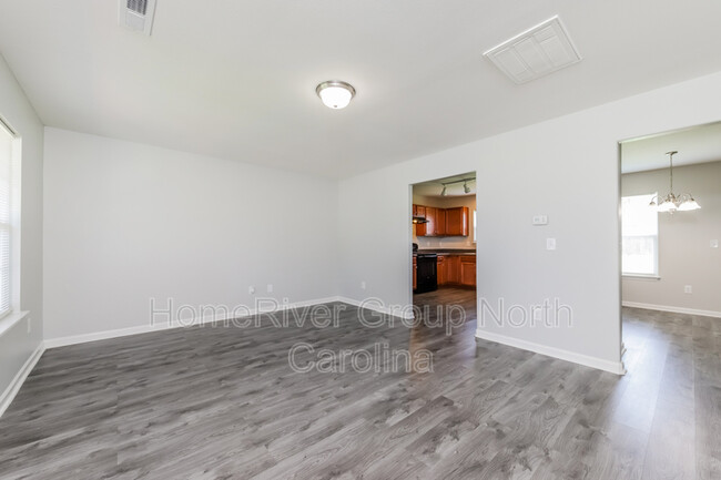 Foto del edificio - 4055 Overcreek Ln