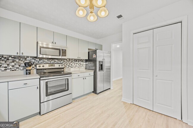 Foto del edificio - 2858 Spring Villa Ln
