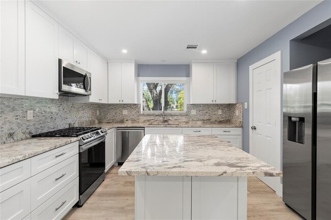 Building Photo - 2418 Wilde Rock Way