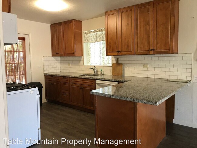 Building Photo - 2 br, 1 bath House - 3355 Roseben Ave