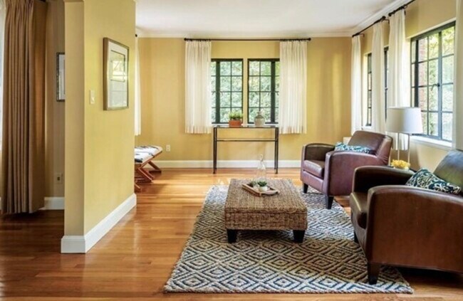 Foto del edificio - 20 Metacomet Rd