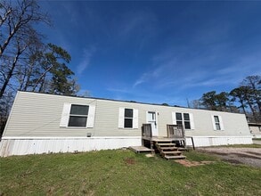 Building Photo - 3510 Fox Dr