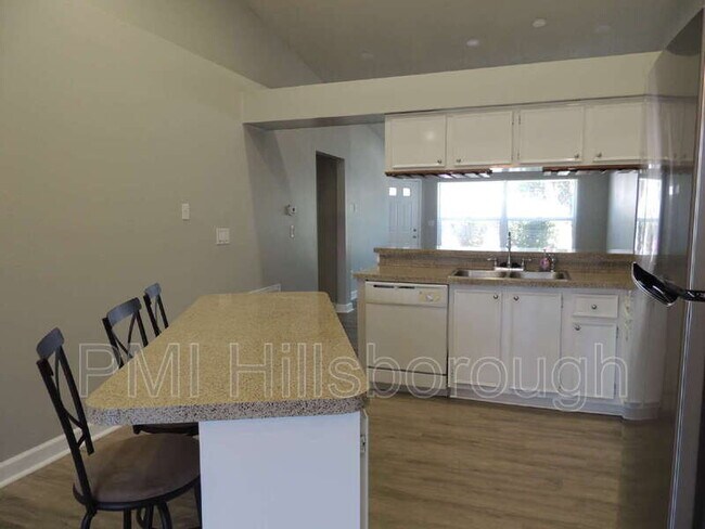 Foto del edificio - 944 Burlwood St
