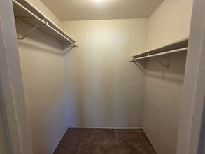 Building Photo - 22735 Millgate Dr