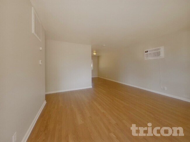 Foto del edificio - 1001 Akard Dr