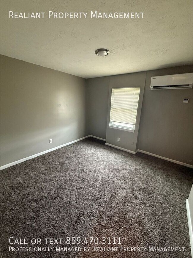 Foto del edificio - 2082 Fairmont Ct