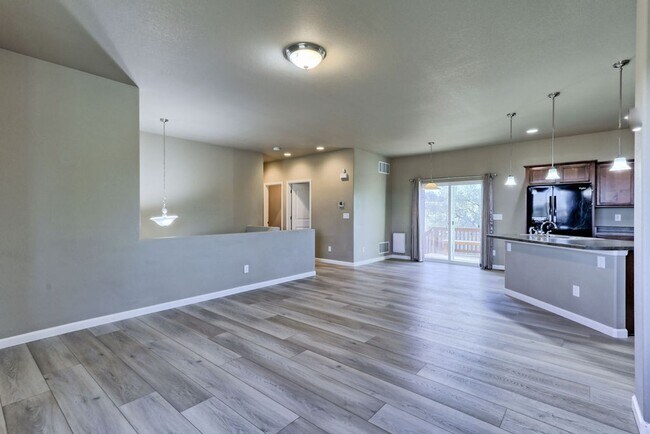Foto del edificio - 3 Bedroom 2 1/2 Bath in Loveland