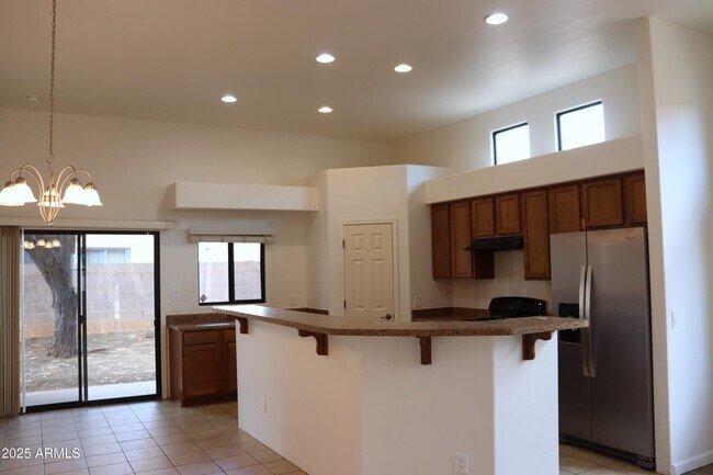 Foto del edificio - 984 Marchbanks Dr