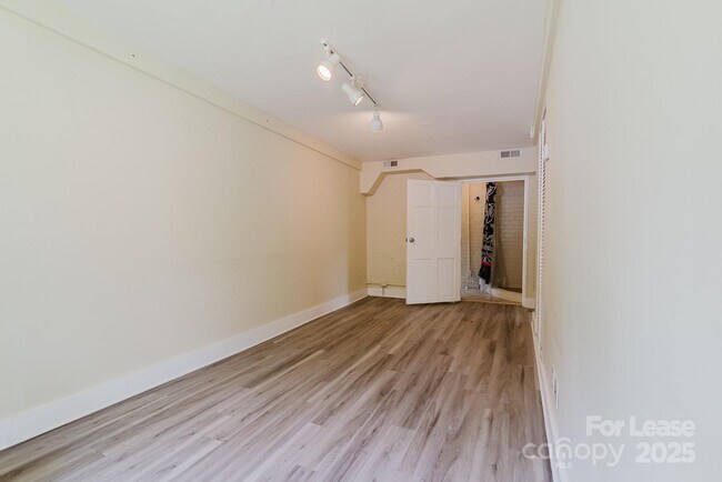Foto del edificio - 203 W Liberty St