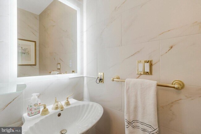 Foto del edificio - 3230 Volta Pl NW