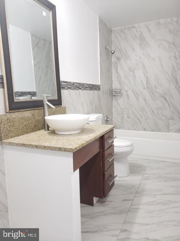 Building Photo - 5329 Woodland Ave