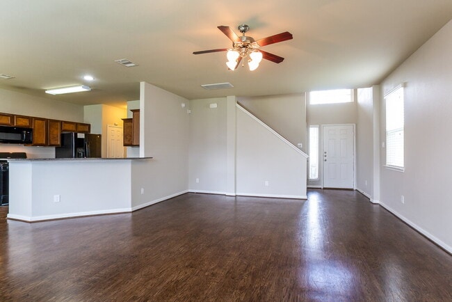 Foto del edificio - 23630 Maple View Dr