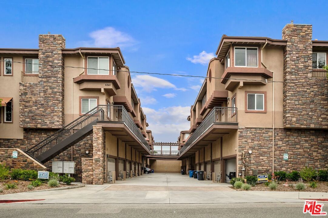Foto principal - 5241 Colodny Dr