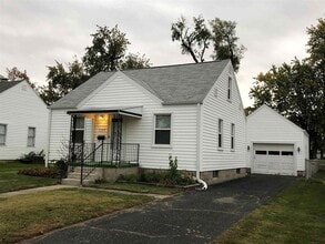 Building Photo - 1107 E Firmin St