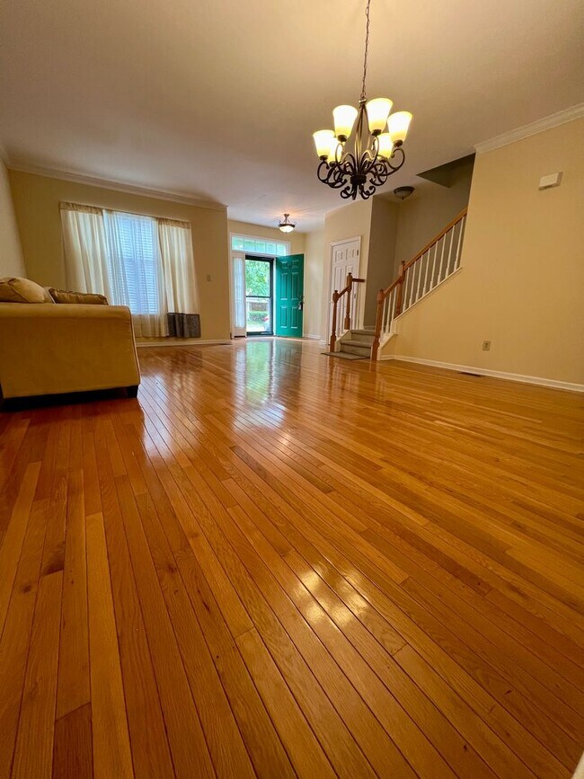 Building Photo - Stunning 3-Bedroom Townhome with Finished ...