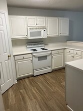 Building Photo - 5006 Hunters Trail