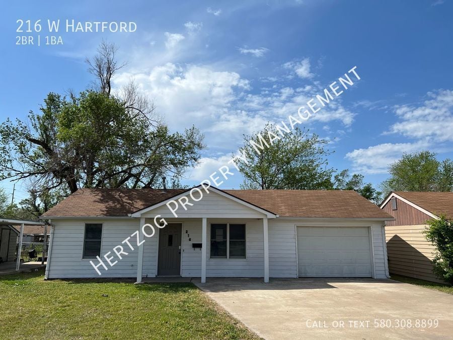 216 W Hartford Ave, Ponca City, OK 74601 House Rental in Ponca City