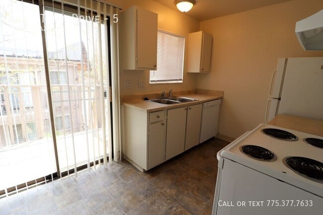 Building Photo - 3481 Tripp Dr