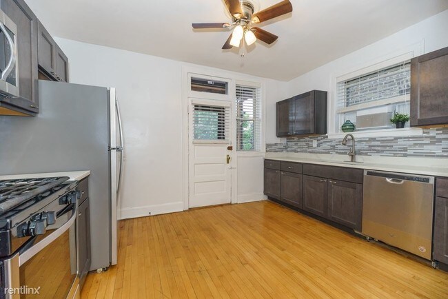 Building Photo - 2 br, 2 bath Condo - 6234 N Broadway St