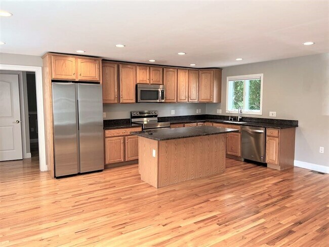 Foto del edificio - 303 Cabot St