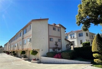 Building Photo - 1006 Arcadia Ave