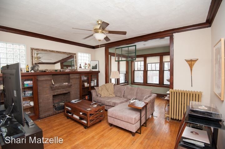Primary Photo - 3619 N Sheffield Ave