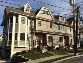 Building Photo - 18 5th Ave