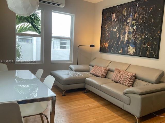 Building Photo - 126 Mendoza Ave